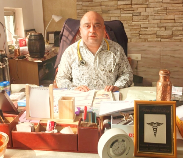 ठंड में हार्ट अटैक से बचने के लिए दिल के रोगी बरते सावधानियां - डॉ रचित पांडेय ठंड में हार्ट अटैक से बचने के लिए दिल के रोगी बरते सावधानियां - डॉ रचित पांडेय