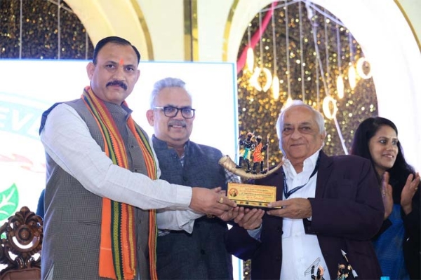 स्वास्थ्य मंत्री द्वितीय नेशनल होम्योपैथिक सेमिनार का शुभारंभ करते हुए स्वास्थ्य मंत्री द्वितीय नेशनल होम्योपैथिक सेमिनार का शुभारंभ करते हुए