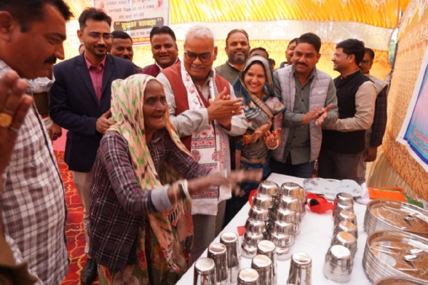 यूनिकोड यशिक्षा एवं पंचायती राज मंत्री मदन दिलावर ने किया सुशासन पखवाड़ा रथ यात्रा का शुभारंभ यूनिकोड यशिक्षा एवं पंचायती राज मंत्री मदन दिलावर ने किया सुशासन पखवाड़ा रथ यात्रा का शुभारंभ