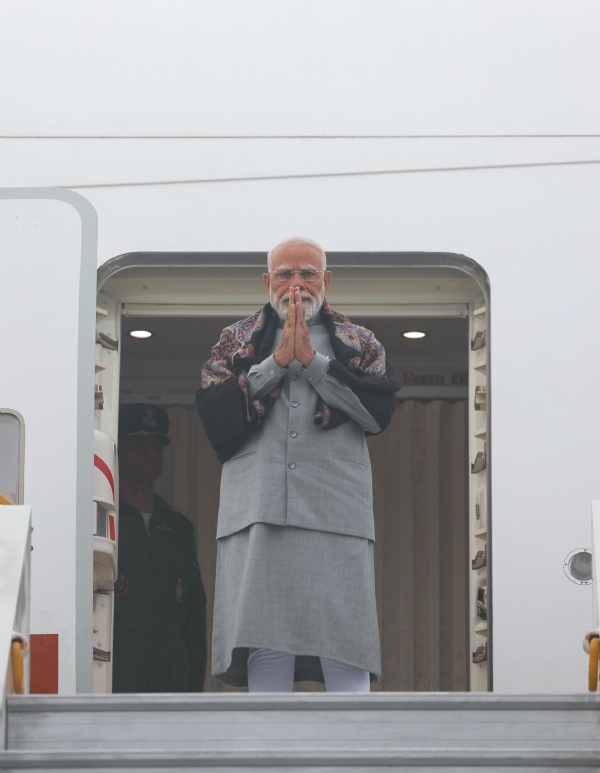 प्रधानमंत्री नरेंद्र मोदी जॉर्डन के लिए रवाना होते हुए