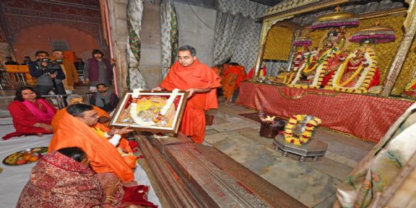 मुख्यमंत्री भजनलाल मोती डूंगरी गणेश मंदिर -गोविंद देव जी मंदिरयोः दर्शनं कृत्वाकरोत् पूजाम्-अर्चनां च