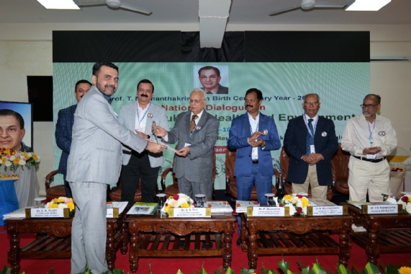 जेडएसआई, कोलकाता के वैज्ञानिक डॉ. नवनीत सिंह को प्रो. टी.एन. अनंतकृष्णन पुरस्कार से सम्मानित किया गया। जेडएसआई, कोलकाता के वैज्ञानिक डॉ. नवनीत सिंह को प्रो. टी.एन. अनंतकृष्णन पुरस्कार से सम्मानित किया गया।