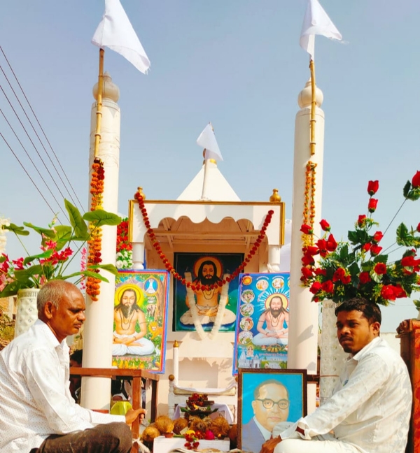 गुरु घासीदास जयंती पर सतनामी समाज का शोभायात्रा फाइल फाेटाे गुरु घासीदास जयंती पर सतनामी समाज का शोभायात्रा फाइल फाेटाे