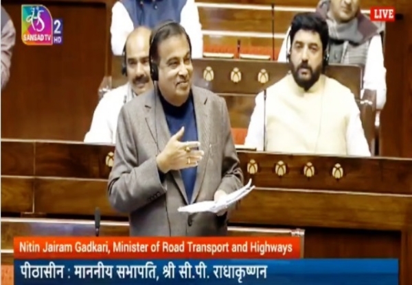 केंद्रीय मंत्री नितिन गडकरी बुधवार को राज्यसभा में प्रश्नकाल के दौरान केंद्रीय मंत्री नितिन गडकरी बुधवार को राज्यसभा में प्रश्नकाल के दौरान