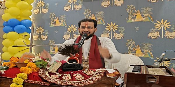 श्रीमद्भागवतेन जीवे भक्तेः, ज्ञानस्य, वैराग्यस्य च भावाः उत्पन्नाः - आचार्यः व्योमत्रिपाठी