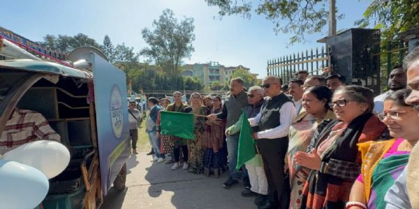 राज्य-सर्वकारस्य विकास-योजनानां सन्देशं वहन्ती ‘उन्नयनस्य पाचाली’ नाम्नी प्रदर्शनी सिलीगुड़ी-नगरे प्रदर्शिता