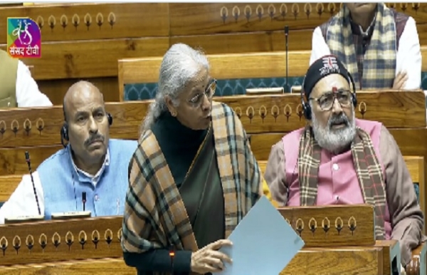 लोकसभा में प्रतिभूति बाजार संहिता विधेयक, 2025 पेश करते हुए सीतारमण लोकसभा में प्रतिभूति बाजार संहिता विधेयक, 2025 पेश करते हुए सीतारमण