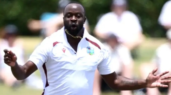 वेस्टइंडीज के सीनियर तेज गेंदबाज केमार रोच वेस्टइंडीज के सीनियर तेज गेंदबाज केमार रोच