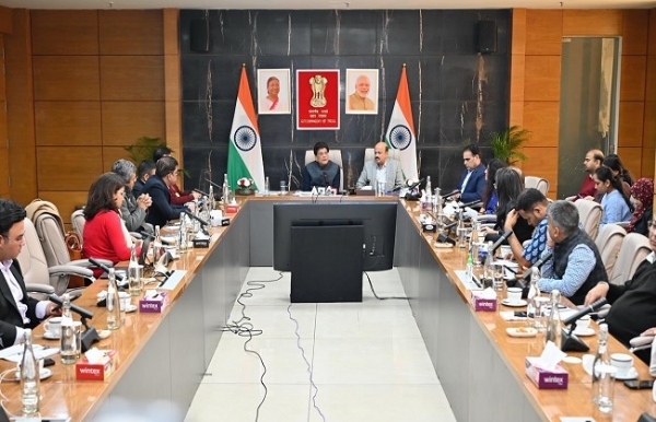 मस्कट में मीडिया को संबोधित करते हुए वाणिज्‍य मंत्री पीयूष गोयल