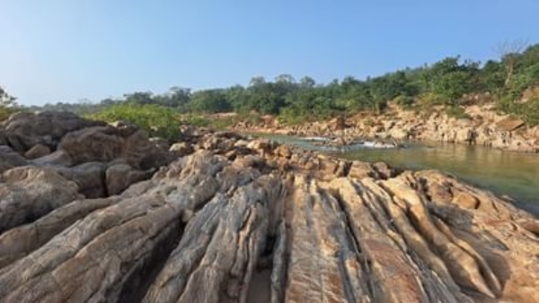 पलटन घाट।