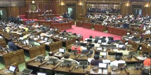 शोक संवेदनोत्तरं उत्तरप्रदेशविधानसभा सोमवासरं यावत् स्थगिता