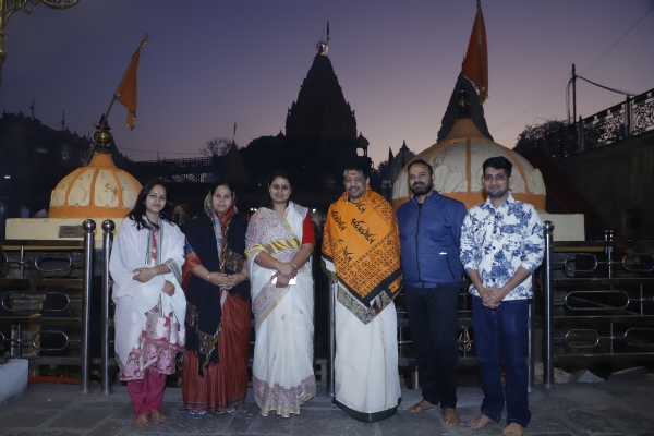 बिहार सरकार की खेल एवं सूचना प्रौद्योगिकी मंत्री श्रेयसी सिंह ने भस्म आरती में किए महाकालेश्वर दर्शन बिहार सरकार की खेल एवं सूचना प्रौद्योगिकी मंत्री श्रेयसी सिंह ने भस्म आरती में किए महाकालेश्वर दर्शन