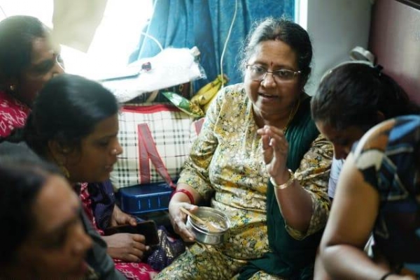 काशी तमिल संगमम के लिए तमिलनाडु से विशेष ट्रेन से रवाना होते प्रतिनिधि