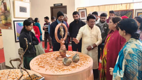 त्रि दिवसीय क्षेत्रीय कला प्रदर्शनी में दिखे कला के विविध रूप*