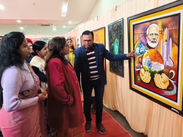 त्रि दिवसीय क्षेत्रीय कला प्रदर्शनी में दिखे कला के विविध रूप*