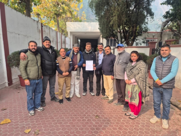 कांग्रेसी बोले घराली आपदा पीड़ित कराह रहें, भाजपा मना रही उत्साह