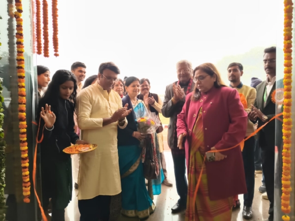 त्रि दिवसीय क्षेत्रीय कला प्रदर्शनी में दिखे कला के विविध रूप*