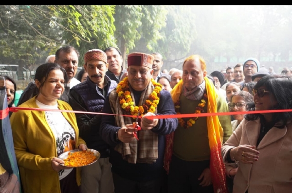 दिल्ली विधानसभा अध्यक्ष विजेंद्र गुप्ता रविवार को रोहिणी में विकास कार्यों का उद्घाटन करते हुए