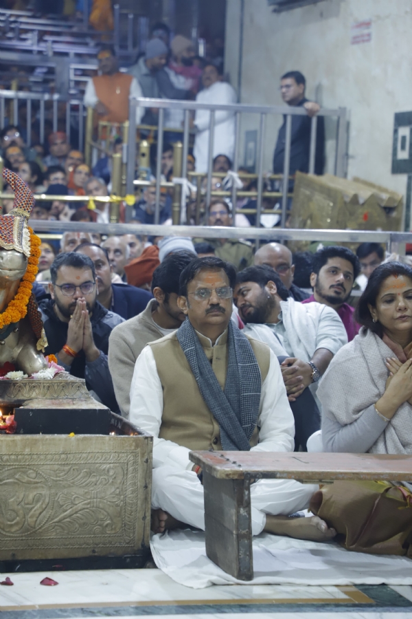 उपमुख्यमंत्री राजेंद्र शुक्ला ने किये महाकालेश्वर भस्म आरती में  दर्शन