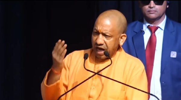 कार्यक्रम को सम्बोधित करते हुए मुख्यमंत्री योगी