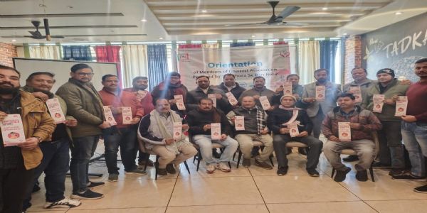 ‘डायरिया से डर नहीं’ कार्यक्रमे संलग्नाः रसायनशास्त्रज्ञाः सर्वसाध्यं साहाय्यं प्रदातुं विश्वासम् अपि दत्तवन्तः।