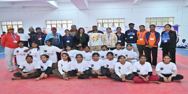 सांसद-क्रीडामहोत्सवस्य द्वितीये दिने विविध-प्रतियोगितानां प्रतिभागिषु प्रबलः उत्साहः दृष्टः