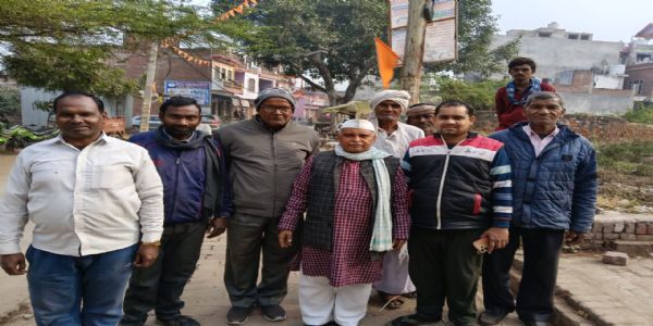 नववर्षतः पूर्वं फफूंदजनपदाय कोऽपि उपहारः न लब्धः, विकासात् क्रोषानां दूरी अस्ति