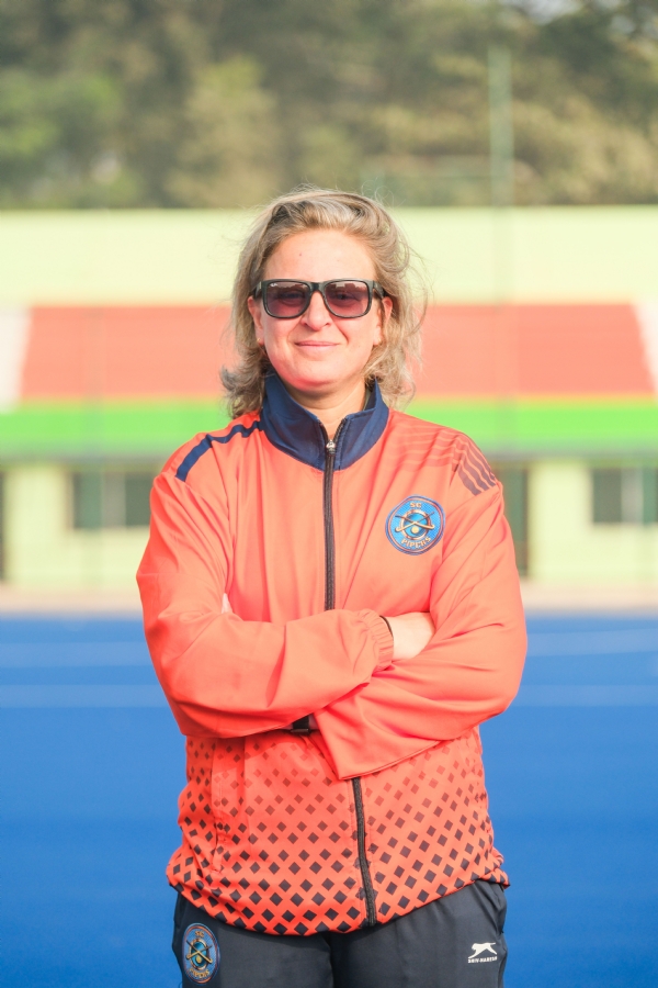 एसजी पाइपर्स की मुख्य कोच सोफी गिर्ट्स