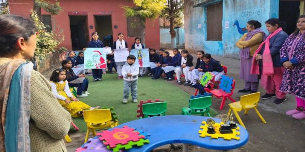 सुदूर प्रदेशेषु बालिकानां सशक्तीकरणे ‘बेटी बचाओ, बेटी पढ़ाओ’ अभियानस्य नवप्रज्वलनम्, चित्रकला प्रतियोगितया बालिकायाः प्रतिभा उज्ज्वलिता