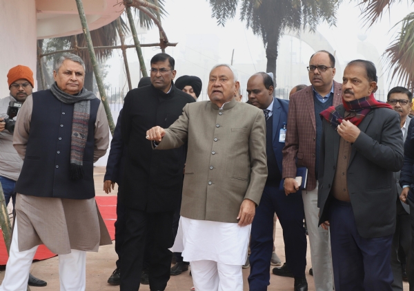 मुख्यमंत्री नीतीश गुरु गोविंद सिंह जी की 359 वे प्रकाश पर्व की तैयारियां का जायजा लेते हुए