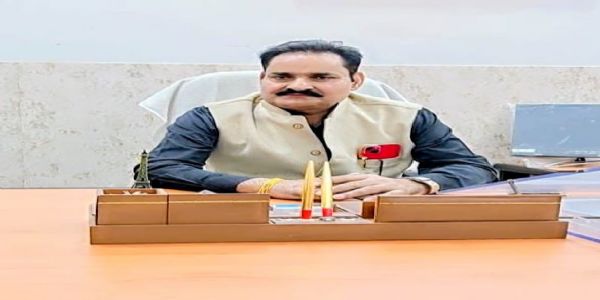 प्रो. रविन्द्रकुमार द्विवेदीः मीरजापुरस्थितस्य केबीपीजी महाविद्यालयस्य प्राचार्यः नियुक्तः।