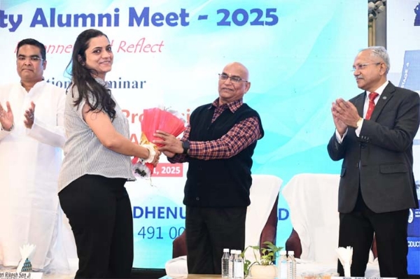 दाऊ श्री वासुदेव चन्द्राकर कामधेनु विवि, दुर्ग में पूर्व छात्र-छात्राओं का मिलन समारोह