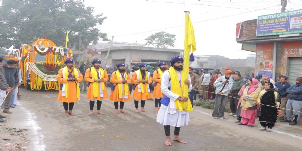 आर एस पुरायां श्री गुरु गोविंद सिंहस्य प्रकाश पर्वणः उपलक्ष्य आयोजितं नगरकीर्तनम्