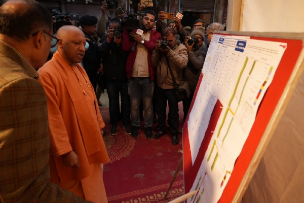 मुख्यमंत्री योगी आदित्यनाथ ने किया निर्माणाधीन विरासत गलियारा का निरीक्षण* मुख्यमंत्री योगी आदित्यनाथ ने किया निर्माणाधीन विरासत गलियारा का निरीक्षण*