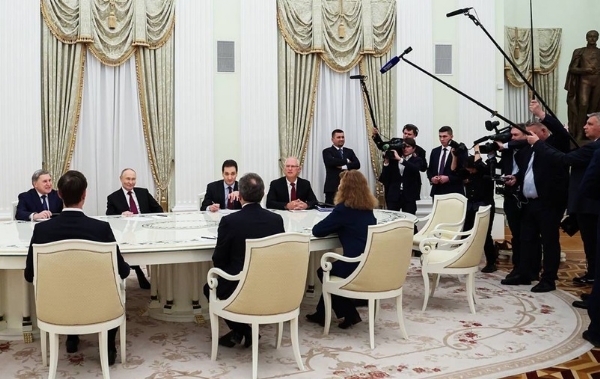 रूस के राष्ट्रपति व्लादिमीर पुतिन और अमेरिकी प्रतिनिधिमंडल बैठक में। फोटो  इंटरनेट मीडिया