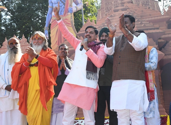 अयोध्या धाम में श्रीरामलला के विराजमान की द्वितीय वर्षगांठ पर हुआ कार्यक्रम अयोध्या धाम में श्रीरामलला के विराजमान की द्वितीय वर्षगांठ पर हुआ कार्यक्रम