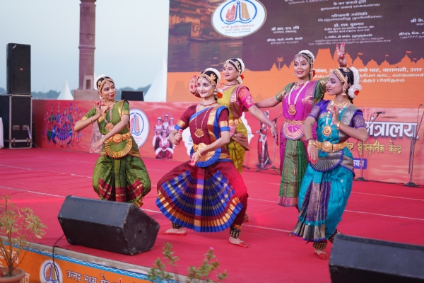 काशी तमिल संगमम में सांस्कृतिक कार्यक्रम