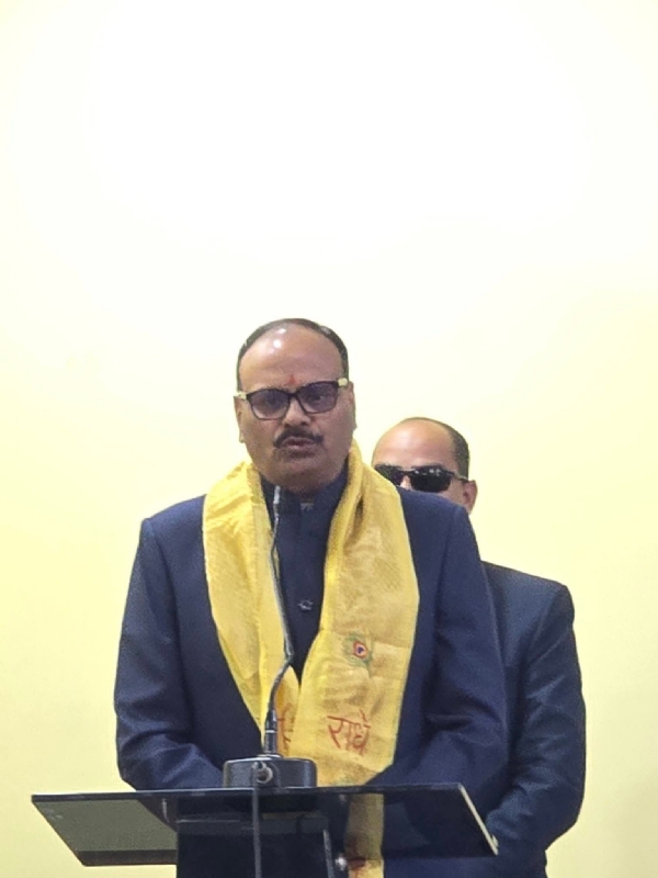 भाजपा कार्यालय पर संबोधित करते उपमुख्यमंत्री