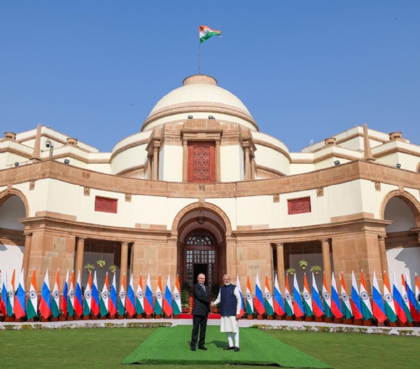 दिल्ली के हैदराबाद हाउस में वार्ता से पूर्व राष्ट्रपति पुतिन और प्रधानमंत्री मोदी दिल्ली के हैदराबाद हाउस में वार्ता से पूर्व राष्ट्रपति पुतिन और प्रधानमंत्री मोदी