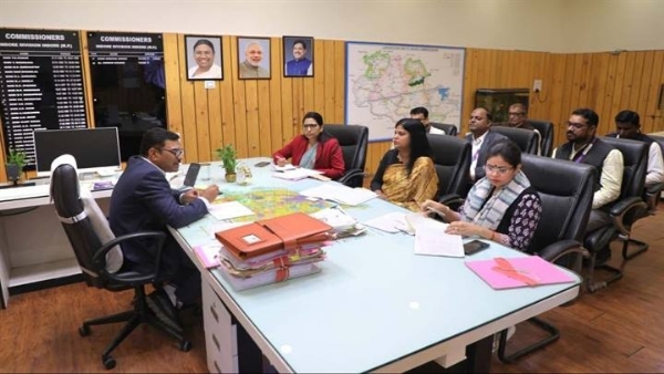 गोपाल मंदिर शॉपिंग कॉम्प्लेक्स इंदौर की दुकानों के संचालन को लेकर संभागायुक्त कार्यालय में बैठक गोपाल मंदिर शॉपिंग कॉम्प्लेक्स इंदौर की दुकानों के संचालन को लेकर संभागायुक्त कार्यालय में बैठक