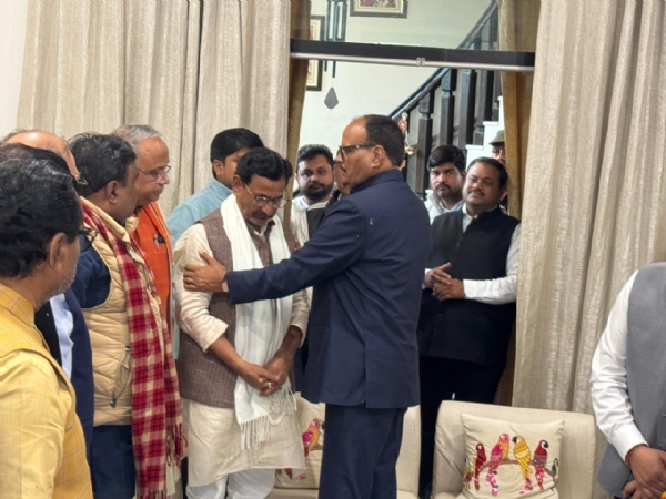 पूर्व जिला पंचायत उपाध्यक्ष के आवास पर पहुंचकर शोक संवेदना