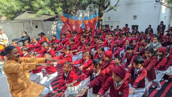 डंगहर स्थित स्कूल में दो बाल योग संस्कारशाला।