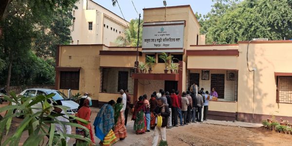 दलगत राजनीति प्रभाविनी: लोककलाकाराणां सरवकारीय कार्यक्रमेषु स्थानं प्राप्नोतुं सामूहिकावेदनम् अनिवार्यम्