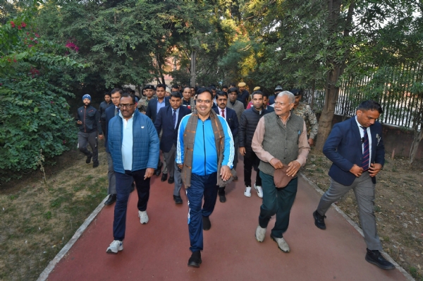 मुख्यमंत्री भजनलाल शर्मा ने मॉर्निंग वॉक में दिया फिट राजस्थान का संदेश मुख्यमंत्री भजनलाल शर्मा ने मॉर्निंग वॉक में दिया फिट राजस्थान का संदेश
