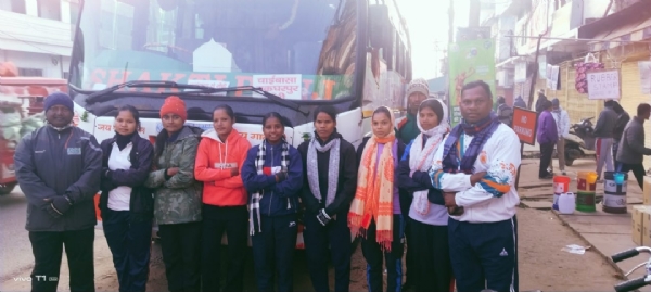 लातेहार के लिए रवाना होते खेलाडी लातेहार के लिए रवाना होते खेलाडी