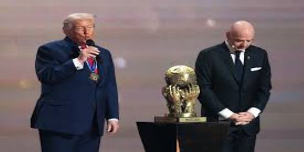डोनाल्ड ट्रंपाय प्रथम फीफा शांति पुरस्कारः, फुटबाल विश्वचषकस्पधायाम् अनिर्णीतायां सम्मानितः