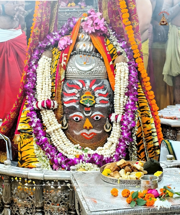 उज्जैन में महाकाल मंदिर दर्शन व्यवस्था में होने जा रहा परिवर्तन उज्जैन में महाकाल मंदिर दर्शन व्यवस्था में होने जा रहा परिवर्तन