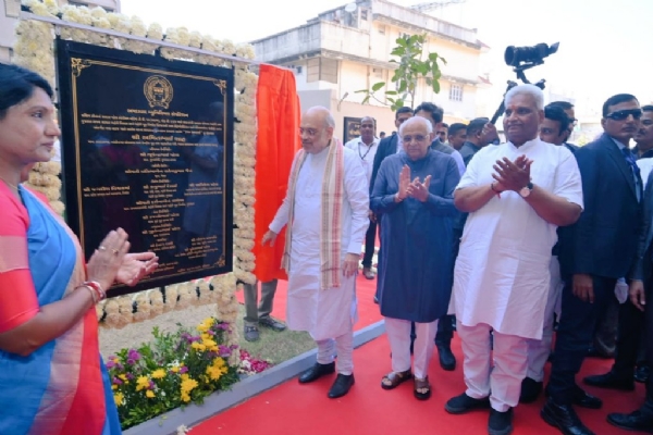 अहमदाबाद में परियोजनाओं का लोकार्पण अहमदाबाद में परियोजनाओं का लोकार्पण