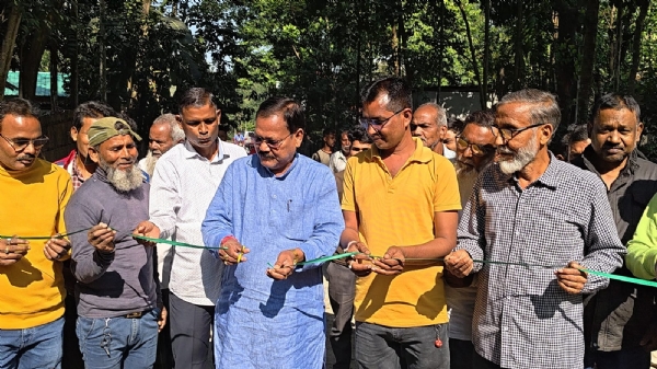 फीता काटते विधायक खगेश्वर राय