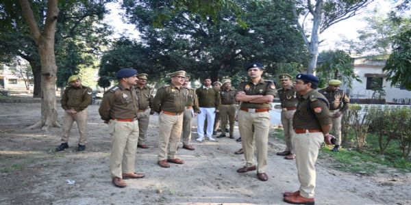 शारीरिकेन मानसिकेन च रूपेण स्वस्थीभवितुं पुलिसकर्मिभिः कृतं धावनम्।